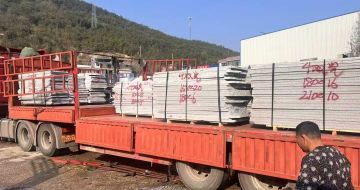 普洱 芝麻灰花岗岩光面毛板出货日常