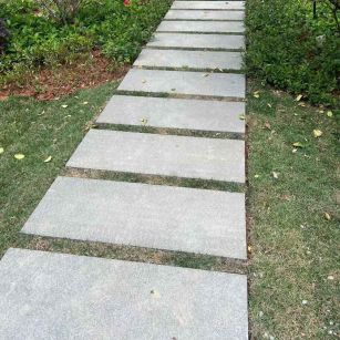 普洱 芝麻黑小区踏步、汀步石铺装效果