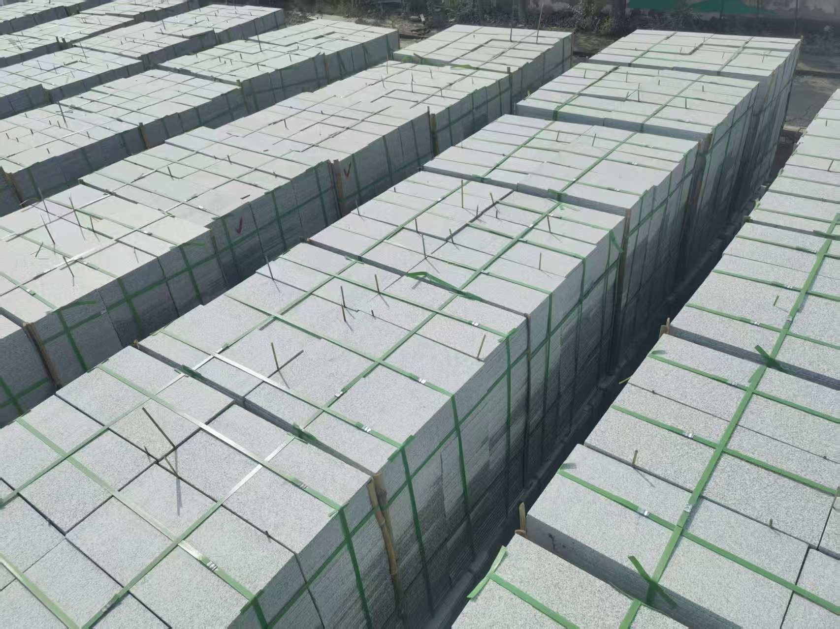 普洱 芝麻白1.8公分火烧300*600地铺，清仓大甩卖
