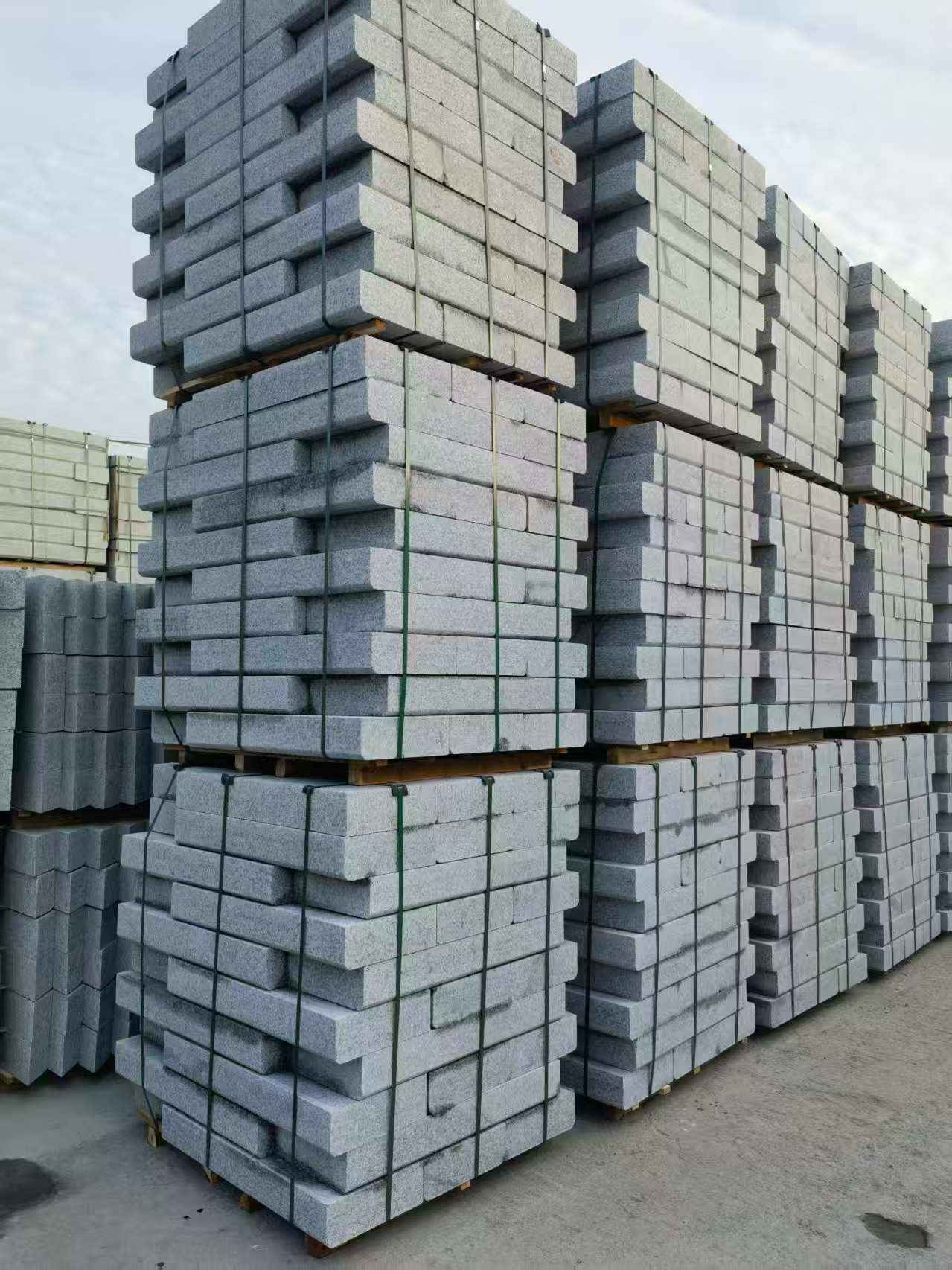 普洱 路沿石（路侧石），颜色一致，尺寸标准