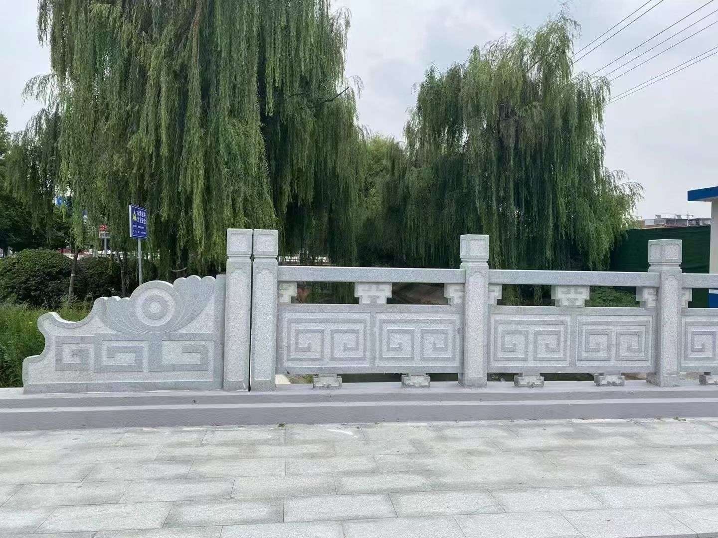 普洱 芝麻灰桥栏杆、河道栏杆安装效果