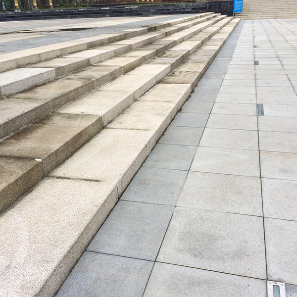 普洱芝麻灰、芝麻黑石材在市政广场的应用