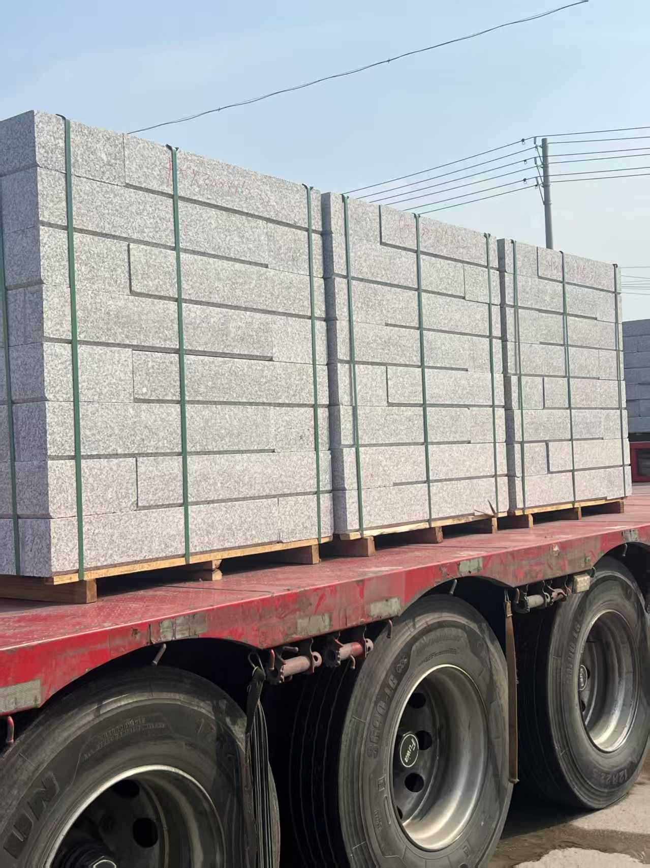 普洱 芙蓉白路沿石装车