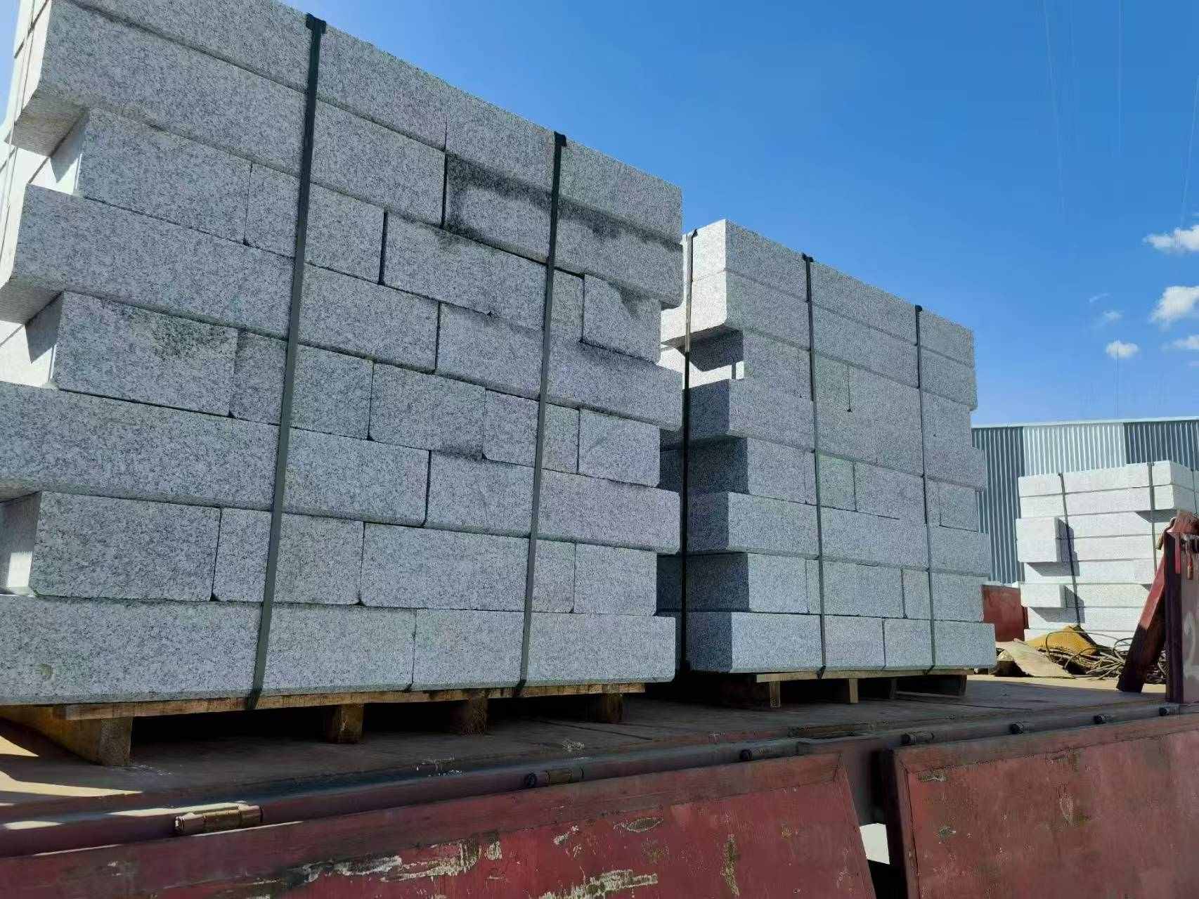 普洱 路沿石装车出货